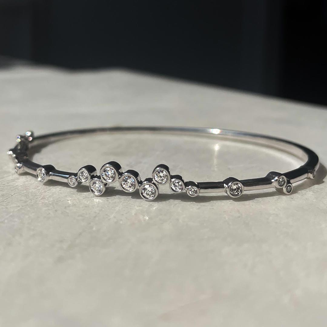 0.41ct Round Diamond 18ct White Gold Bangle