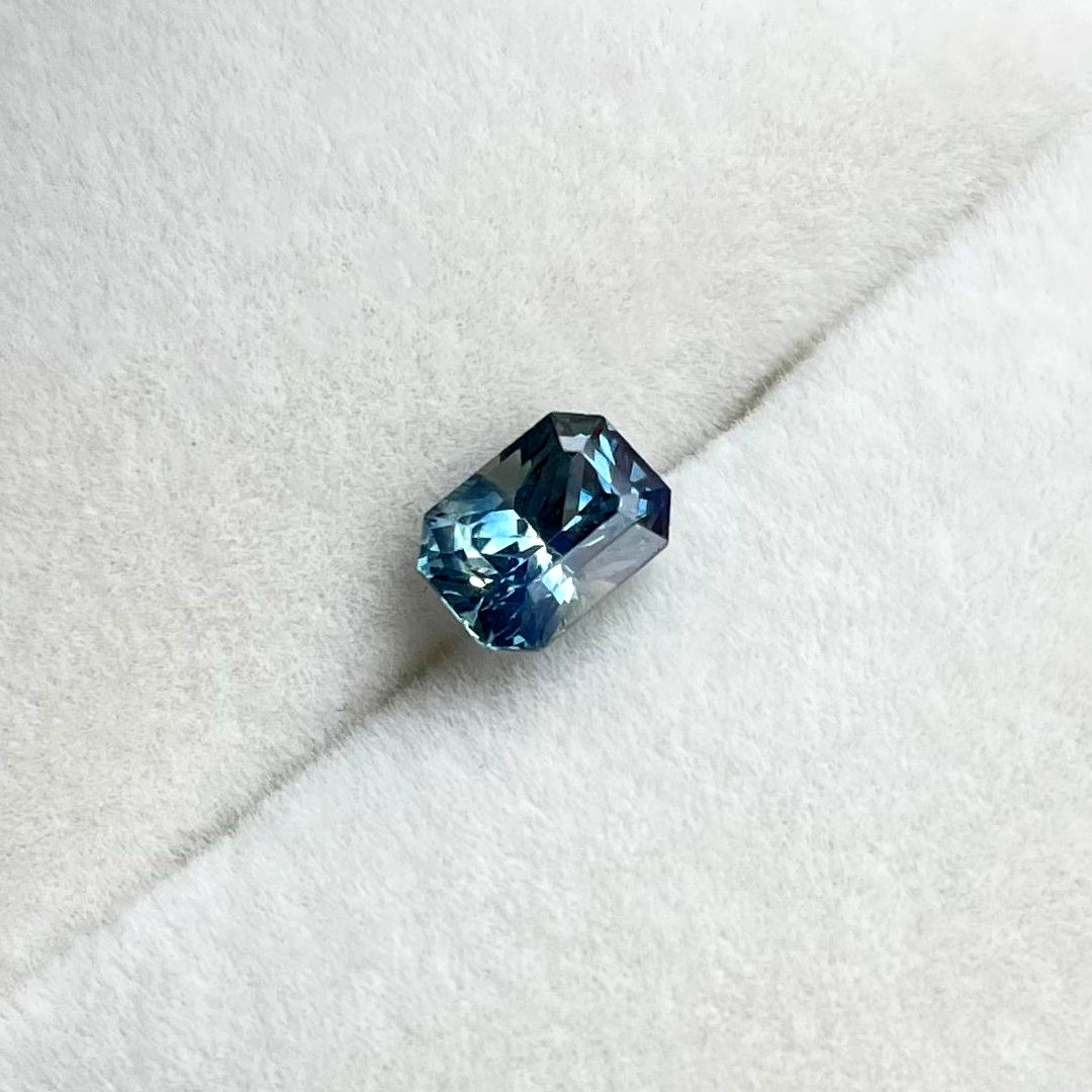 1.07ct Green Octagonal-Mixed Sapphire