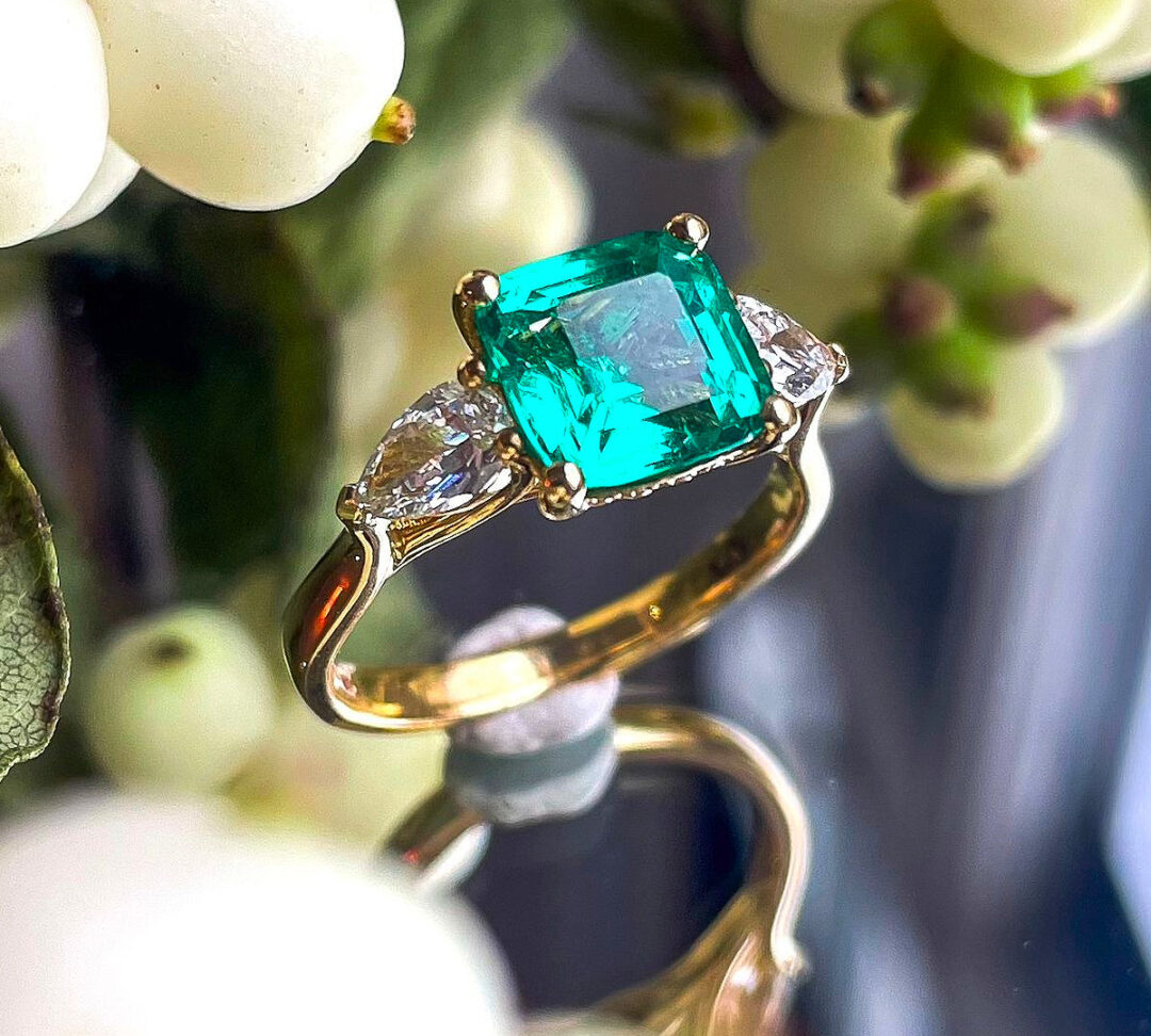 1.94ct Colombia Emerald 'Carmen' with Secret Diamond Rail 18ct Yellow Gold Ring