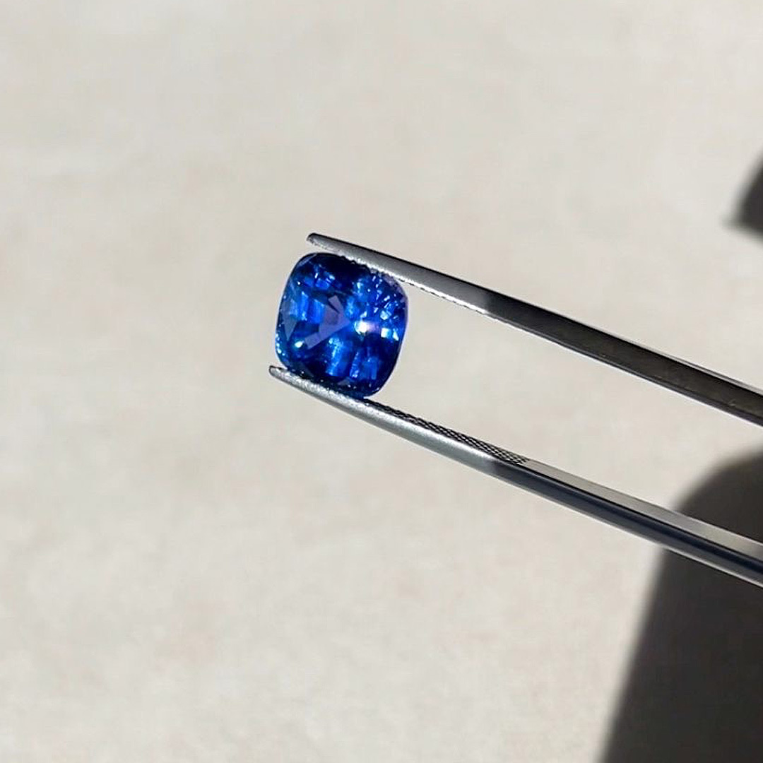 7.20ct Royal Blue Cushion Sapphire No Heat Treatment Loose Gemstone