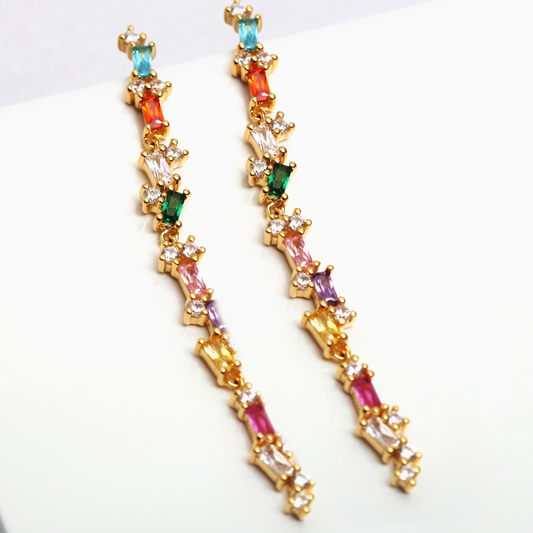 Sif Jakobs Oreringe Antella Lungo Multicoloured Zirconia Earrings Feature